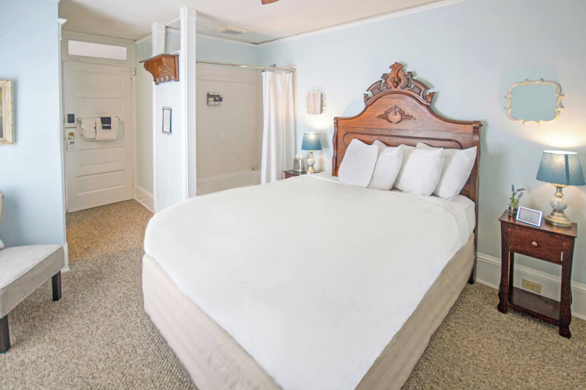 Kamar Superior, 1 Tempat Tidur Queen, balkon | 1 kamar tidur, isi minibar gratis, kedap suara, dan Wi-Fi gratis