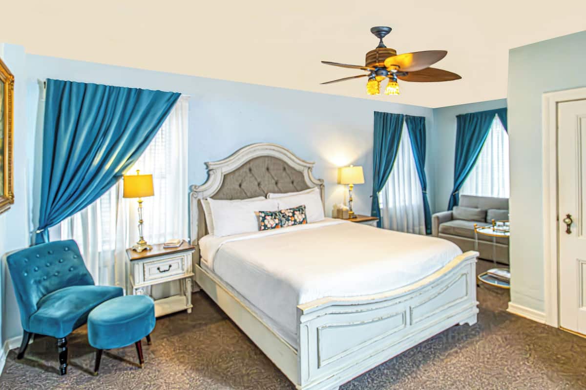 Kamar Superior, 1 Tempat Tidur King, lantai dasar | 1 kamar tidur, isi minibar gratis, kedap suara, dan Wi-Fi gratis