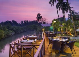 Breakfast, lunch, dinner served; pool views
