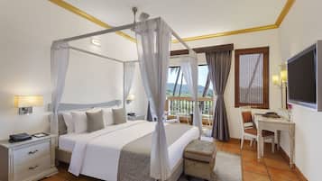 Phòng Suite Executive | 1 phòng ngủ, minibar, két bảo mật tại phòng, bàn