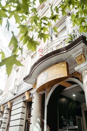 Exterior - Auckland City Hotel (Auckland)