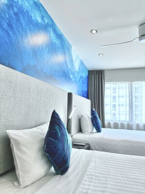 Studio with Kitchenette - Two Double Beds | In-room safe, desk, blackout curtains, iron/ironing board - Auckland City Hotel (Auckland)