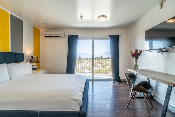 Suite, 1 King Bed, Kitchenette, Mountain View | In-room safe, desk, laptop workspace, iron/ironing board (on request)