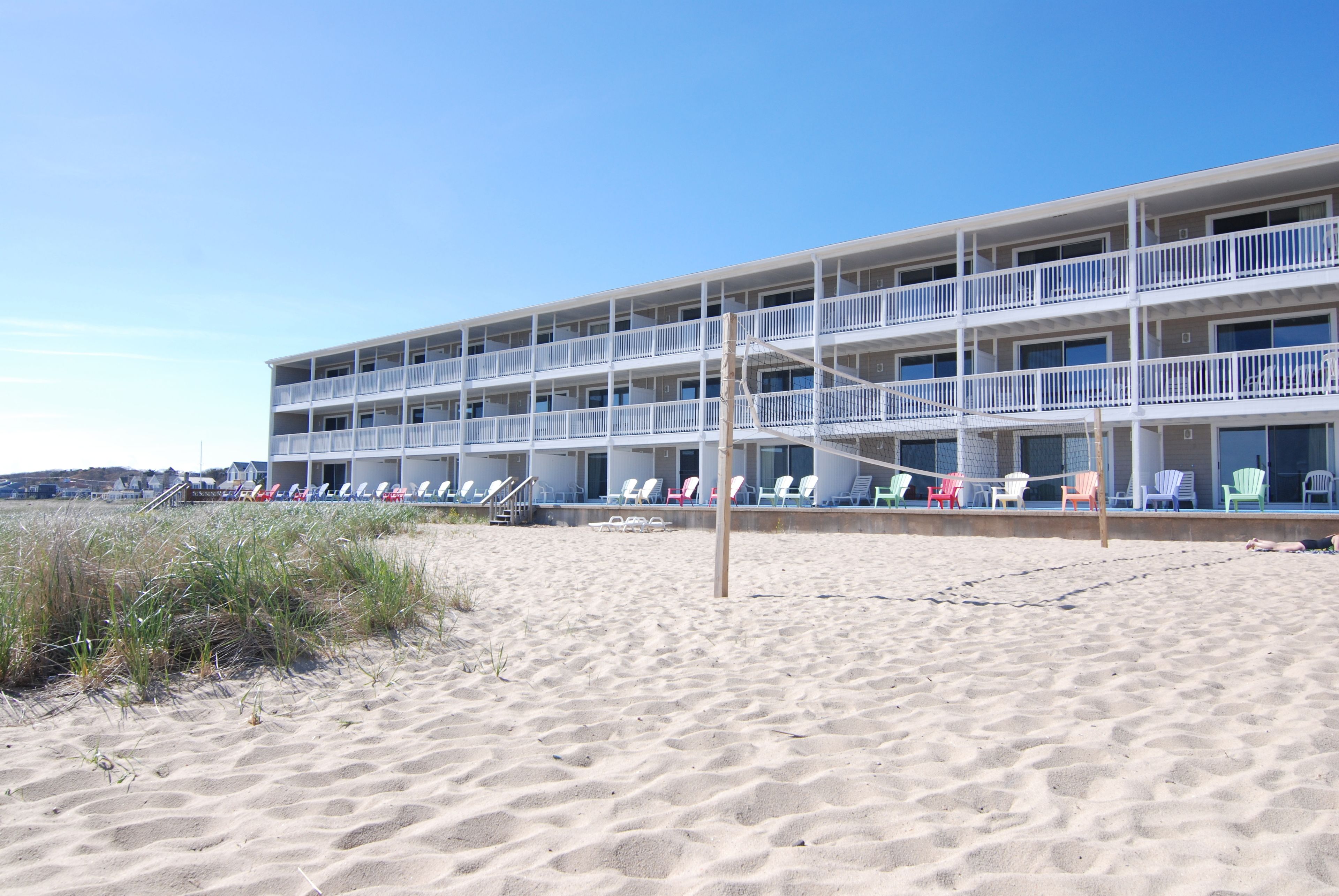 Privatstrand, Strandtücher, Volleyball