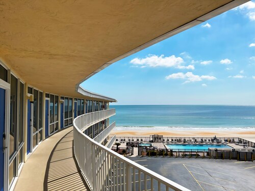 Outrigger Beach Club