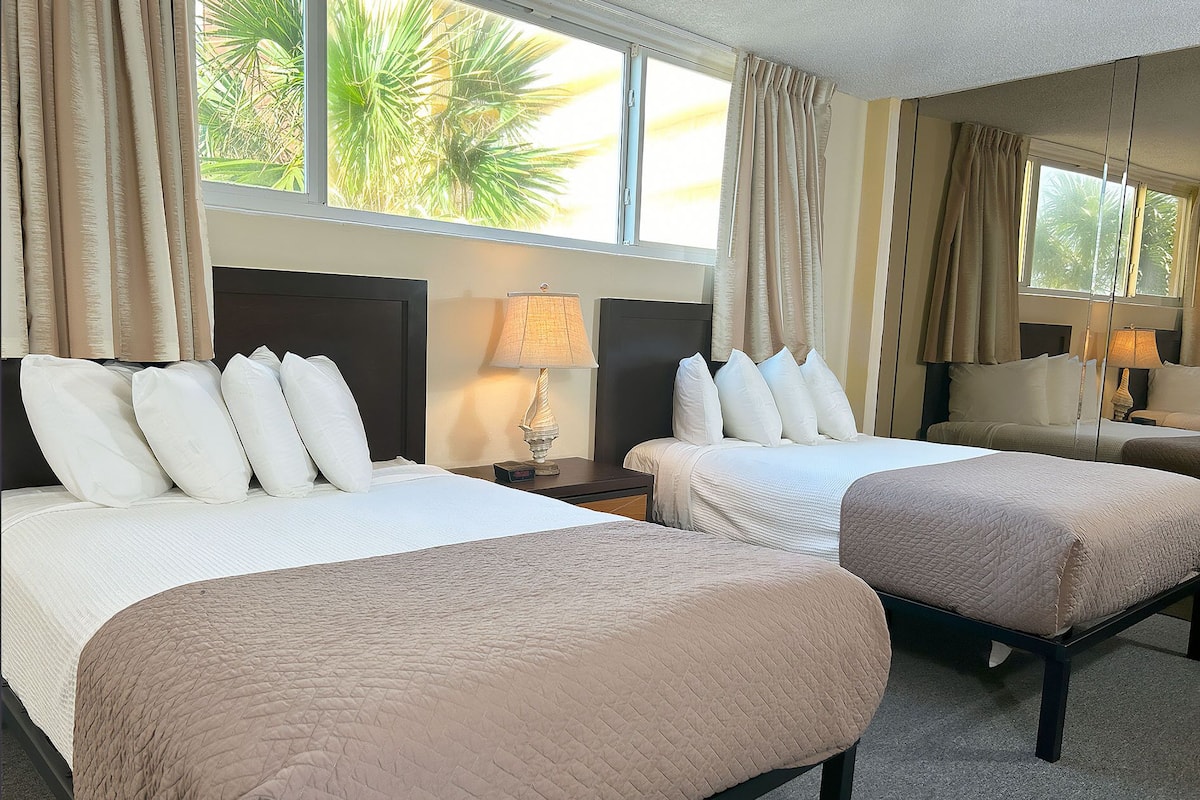 Deluxe Room, 1 Bedroom, Ocean View | Blackout drapes, iron/ironing board, WiFi (free), bed sheets