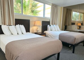 Cortinas blackout, tabla de planchar con plancha y wifi gratis