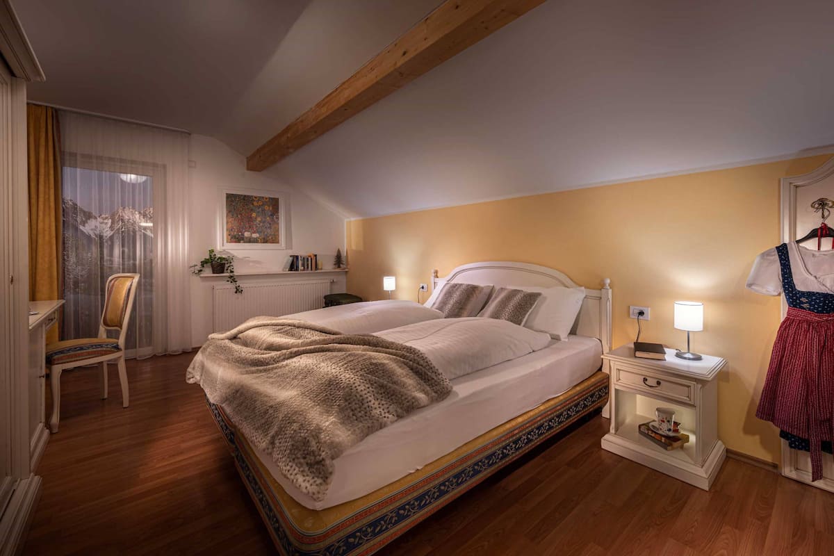 Chambre Familiale | 1 chambre, bureau, Wi-Fi gratuit, draps fournis