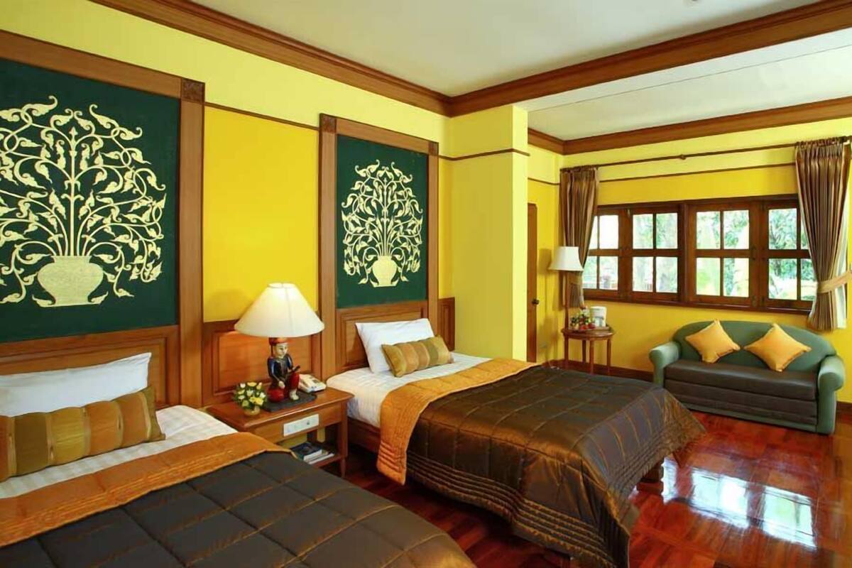 Deluxe Suite | Minibar, desk, blackout drapes, rollaway beds (surcharge)
