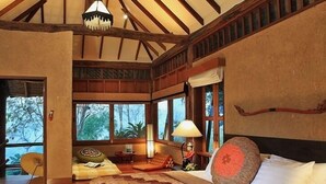 빌라 (Pkakeryor Villa)