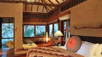 Villa (Pkakeryor Villa) | Minibar, desk, blackout drapes, rollaway beds