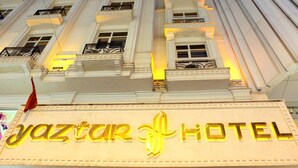 Exterior detail - Yaztur Hotel (Istanbul)