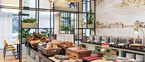 Desayuno buffet diario (EUR 30 por persona)
