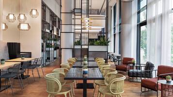 Frokost, lunsj og middag serveres