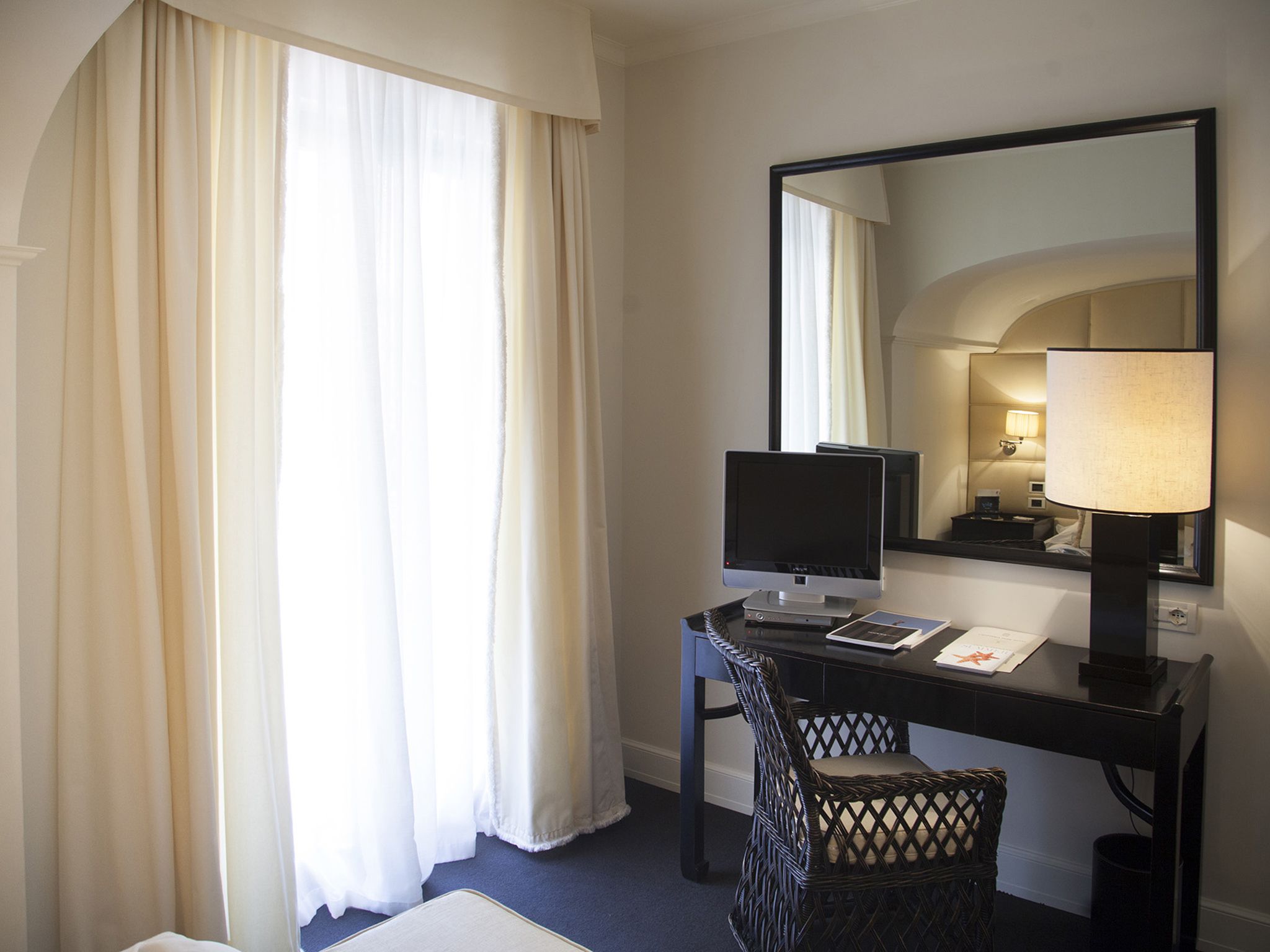 junior suite | down duvets, minibar, in-room safe, individually decorated
