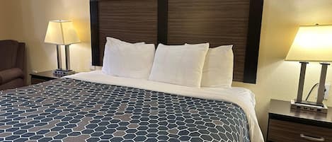 Room, 1 King Bed, Non Smoking (Recliner and Bathtub) | Premium bedding, desk, blackout curtains, iron/ironing board