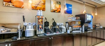 Comfort Inn & Suites Northeast - Gateway