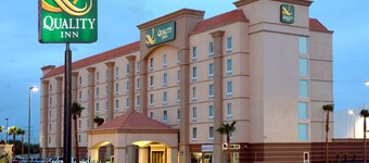 Hotel Mesaluna Near American Consulate