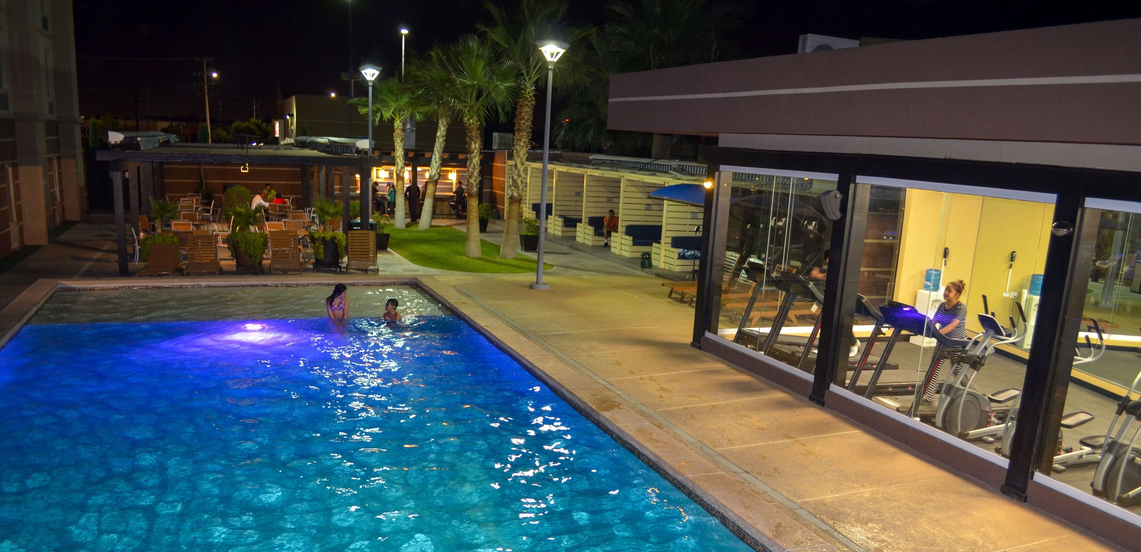Seasonal outdoor pool, sun loungers