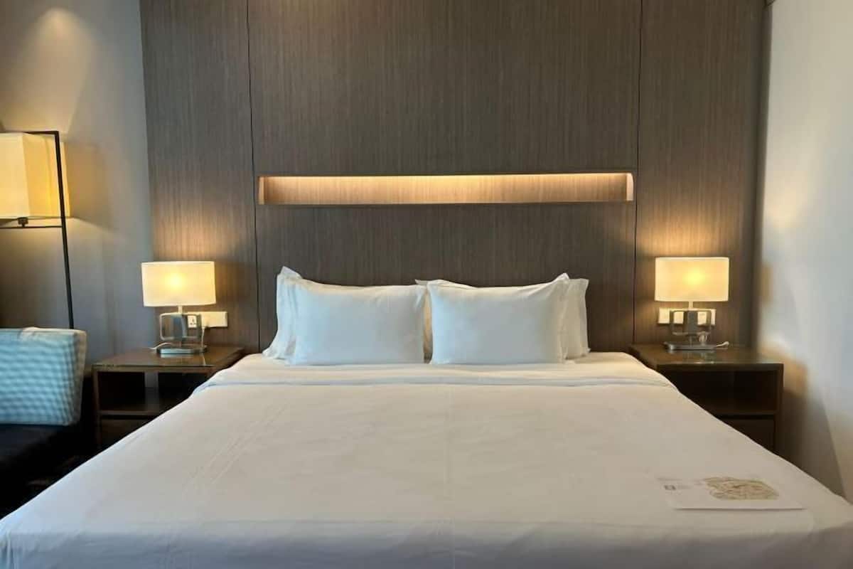 1 bedroom, in-room safe, laptop workspace, soundproofing
