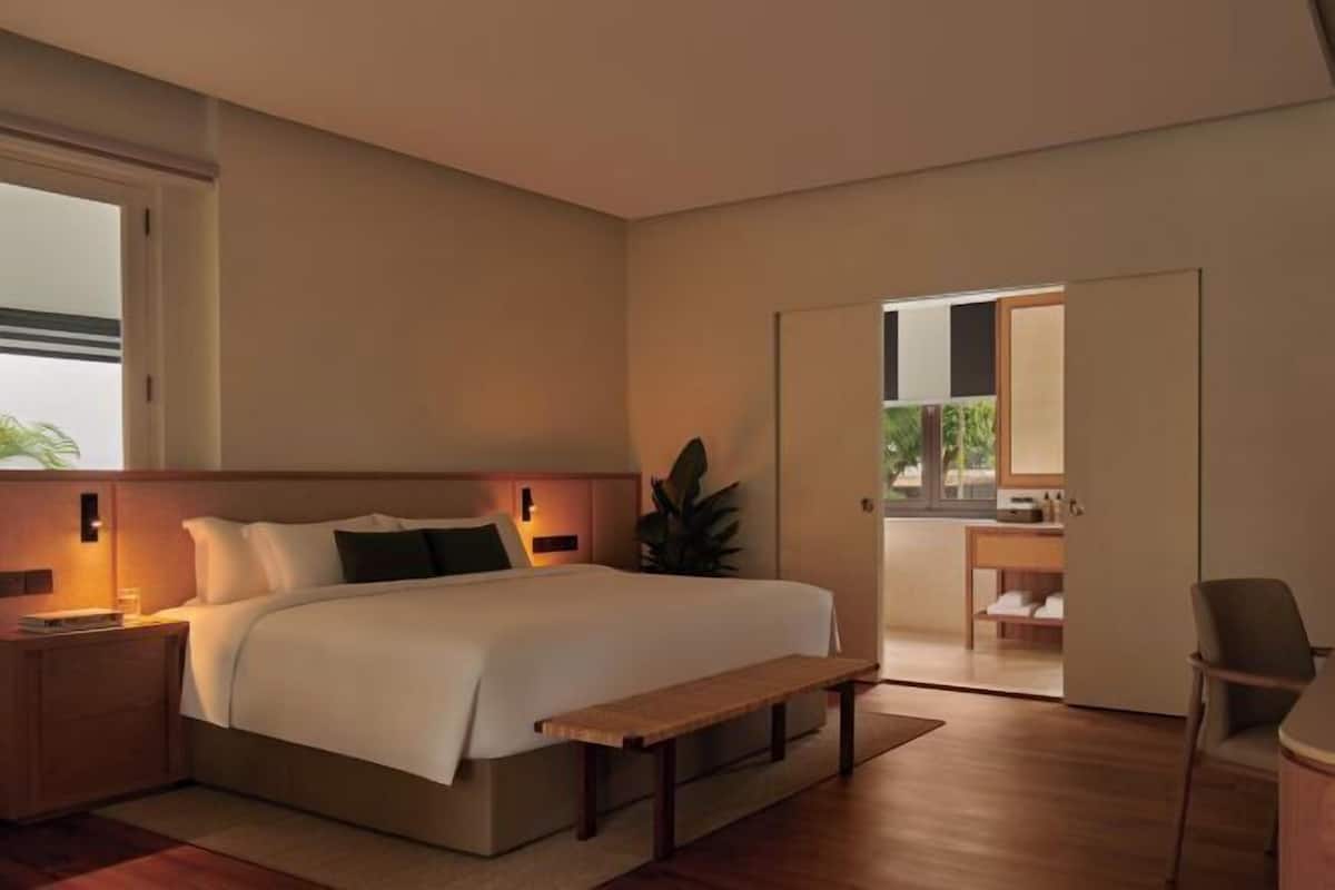 1 bedroom, in-room safe, laptop workspace, soundproofing