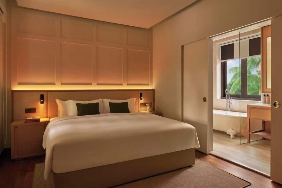 1 bedroom, in-room safe, laptop workspace, soundproofing
