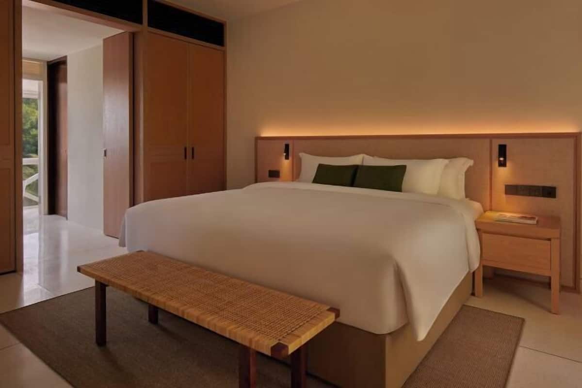 1 bedroom, in-room safe, laptop workspace, soundproofing