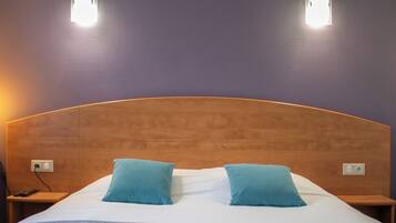 Bureau, espace de travail pour ordinateur portable