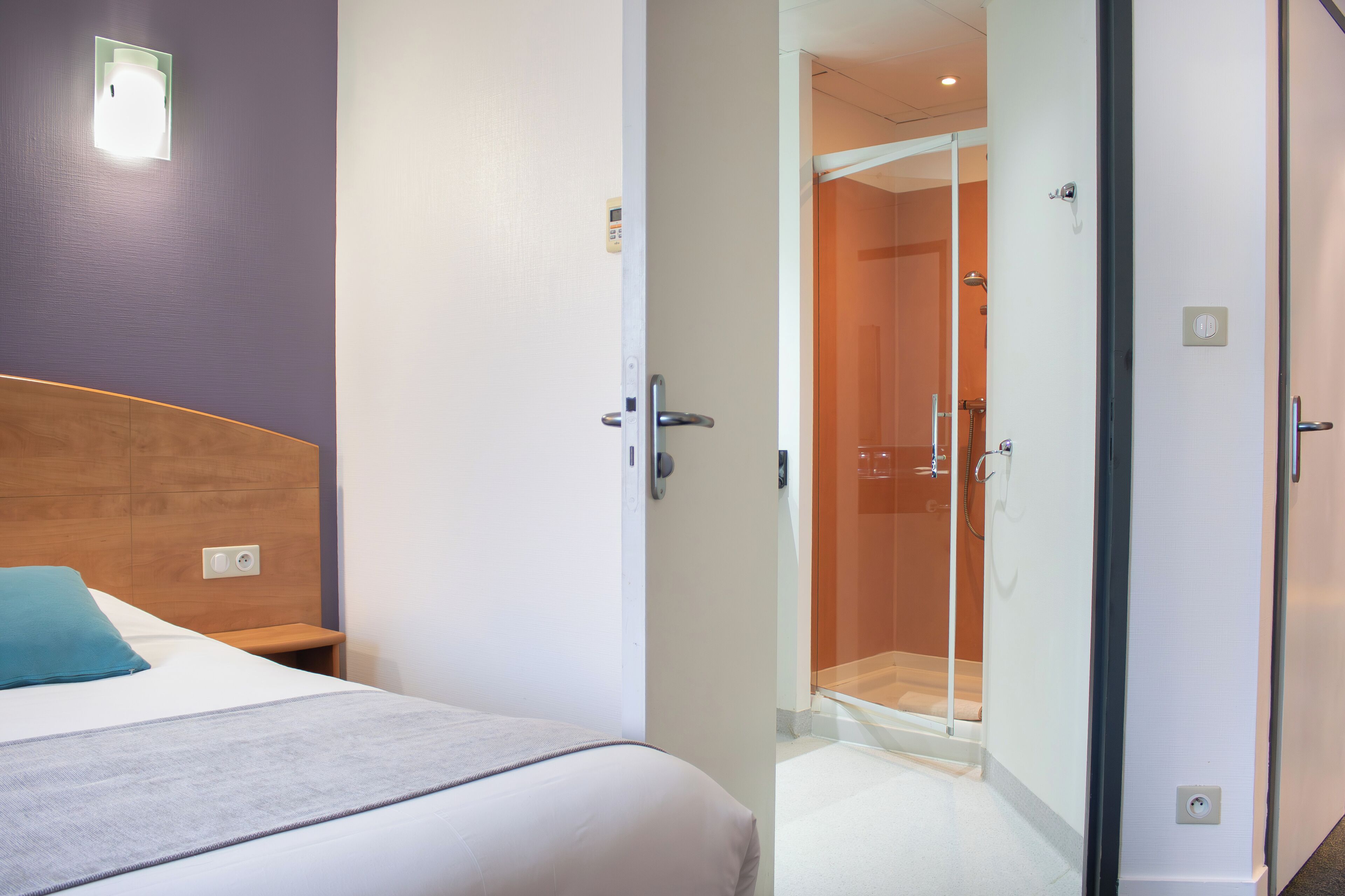 Desk, laptop workspace, soundproofing, iron/ironing board