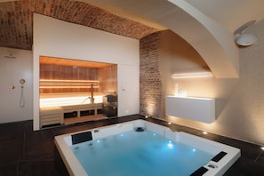 Banheira de hidromassagem, sauna a vapor