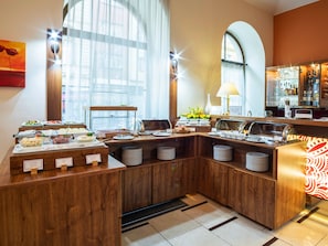 Café da manhã com buffet todos os dias (CZK 315 por pessoa)