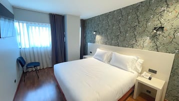 Standard Apartment, Terrace, Mountain View | 1 bedroom, Egyptian cotton sheets, premium bedding, down comforters