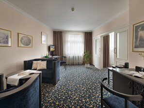 In-room safe, desk, laptop workspace, iron/ironing board - EA Hotel Royal Esprit (Prague)