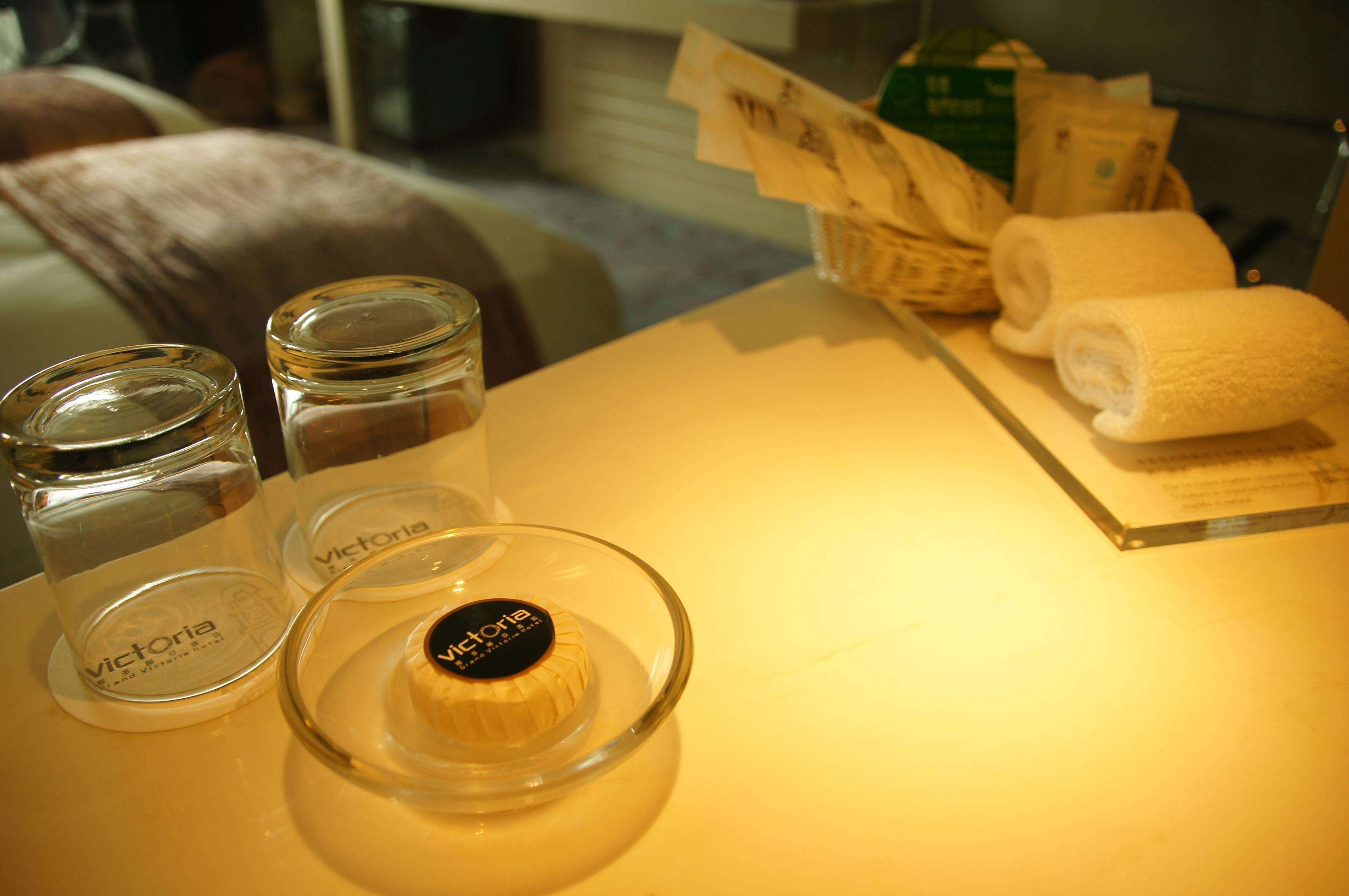 3 restaurants, breakfast, lunch, dinner served; international cuisine