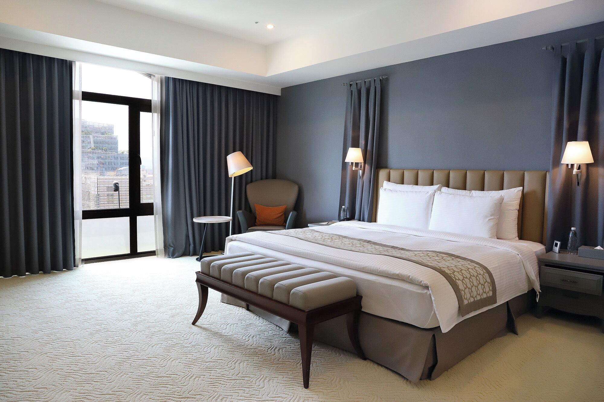 Premier Room | Premium bedding, down comforters, pillowtop beds, minibar