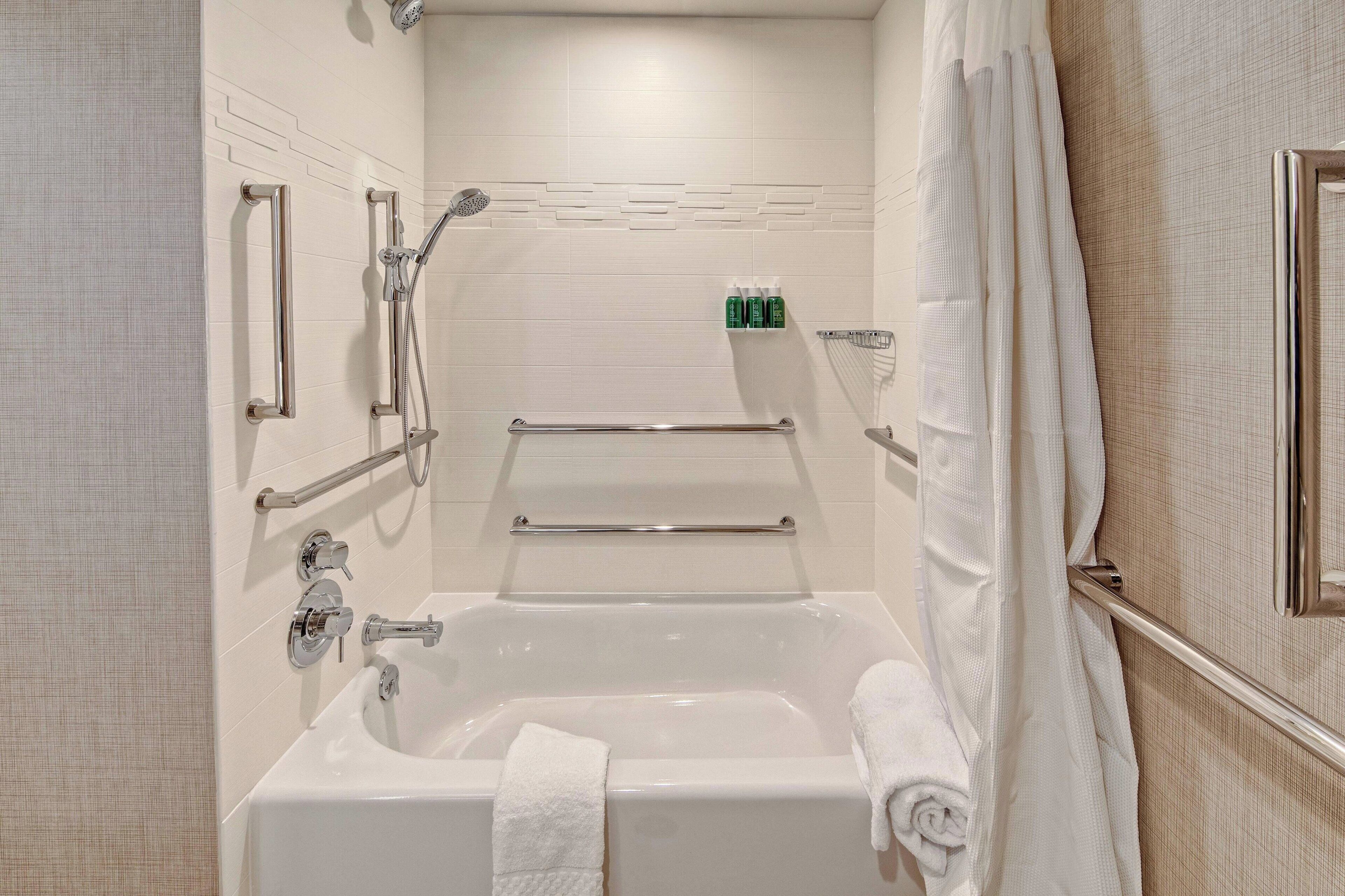 combined shower/bathtub, free toiletries, hair dryer, towels