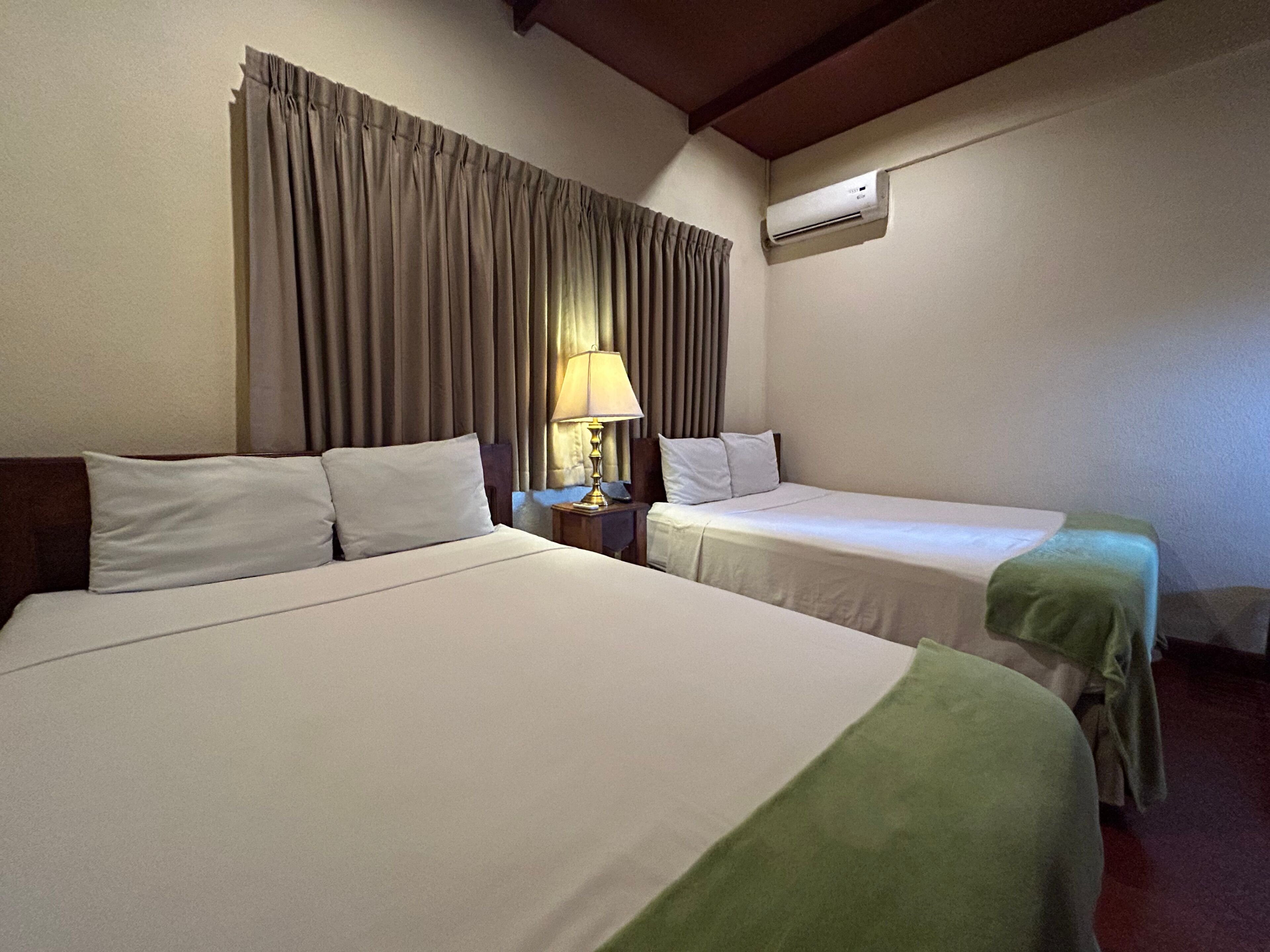 standard room | 1 bedroom, in-room safe, desk, blackout curtains