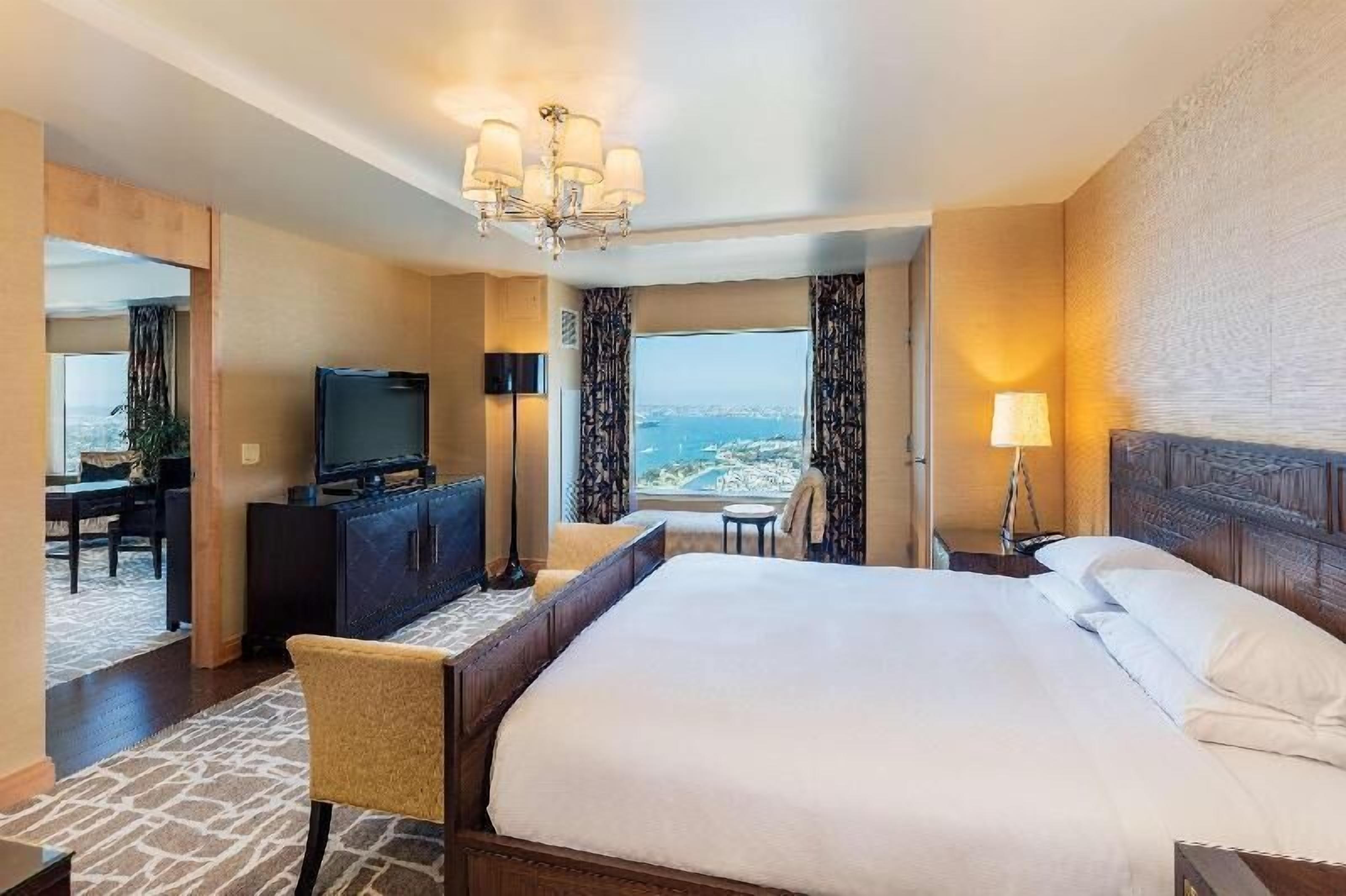 Premium bedding, in-room safe, desk, soundproofing