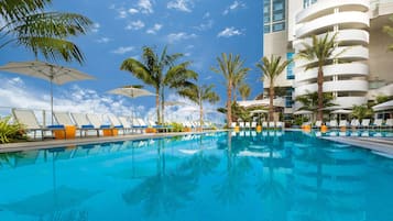 Outdoor pool, sun loungers