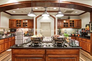 Free daily buffet breakfast - Homewood Suites by Hilton Oklahoma City-West (Oklahoma City)