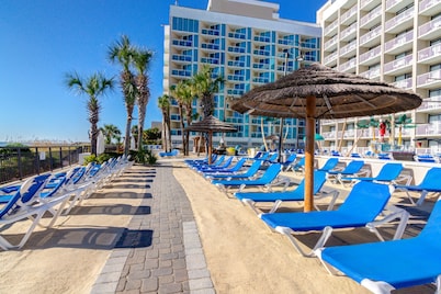 Captain's Quarters Resort