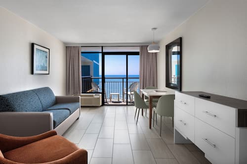 Suite, Oceanfront | Living area