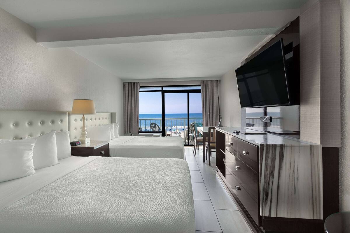 In-room safe, iron/ironing board, WiFi (free), bed sheets