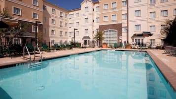 Outdoor pool, open 10 AM to 10 PM, sun loungers