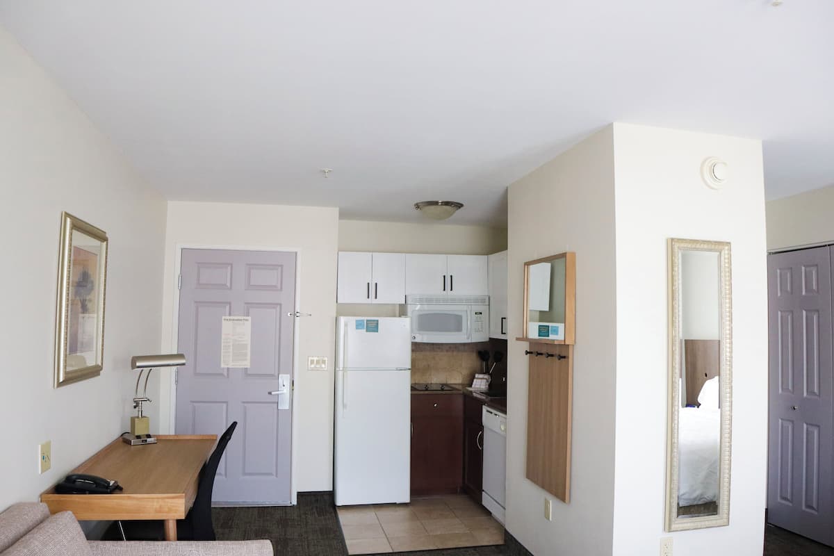 1 bedroom, in-room safe, desk, laptop workspace