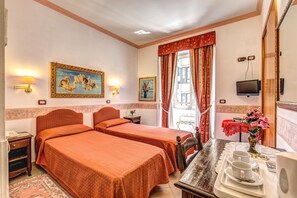 Superior Double or Twin Room | In-room safe, desk, free WiFi - Hotel Giuliana (Rome)