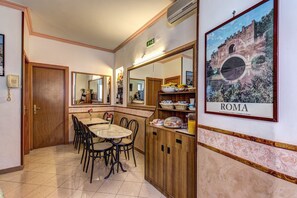 Daily continental breakfast (EUR 5 per person)