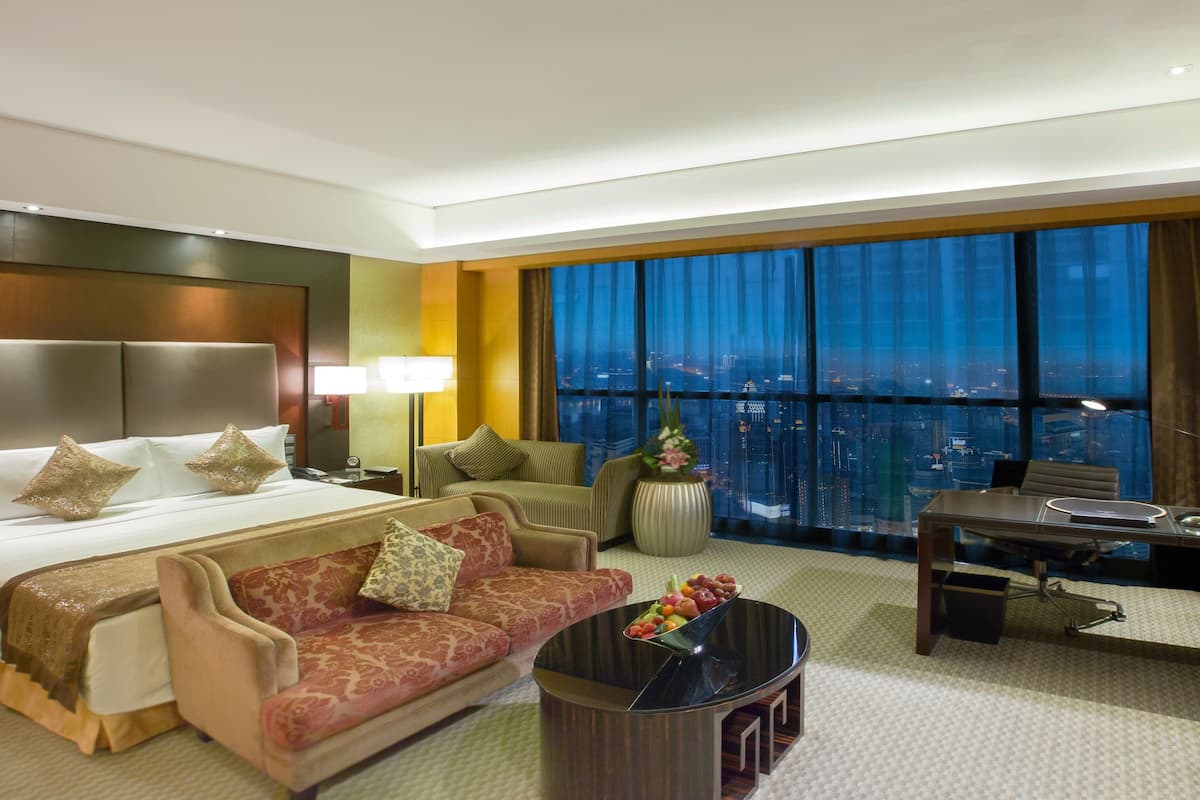 executive business king room | 1 bedroom, premium bedding, down duvets, minibar