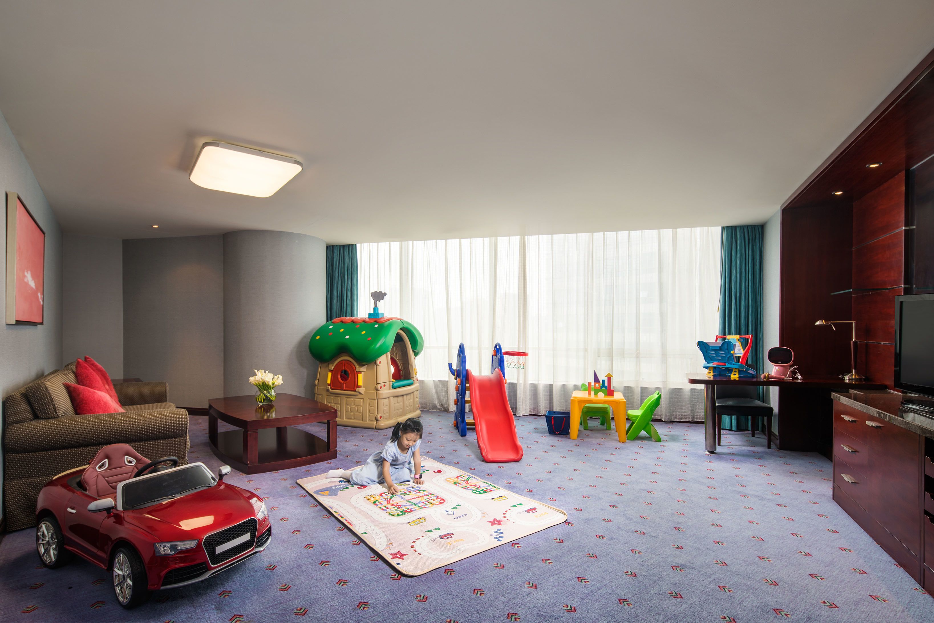 suite, 1 bedroom, club lounge access | children’s theme room