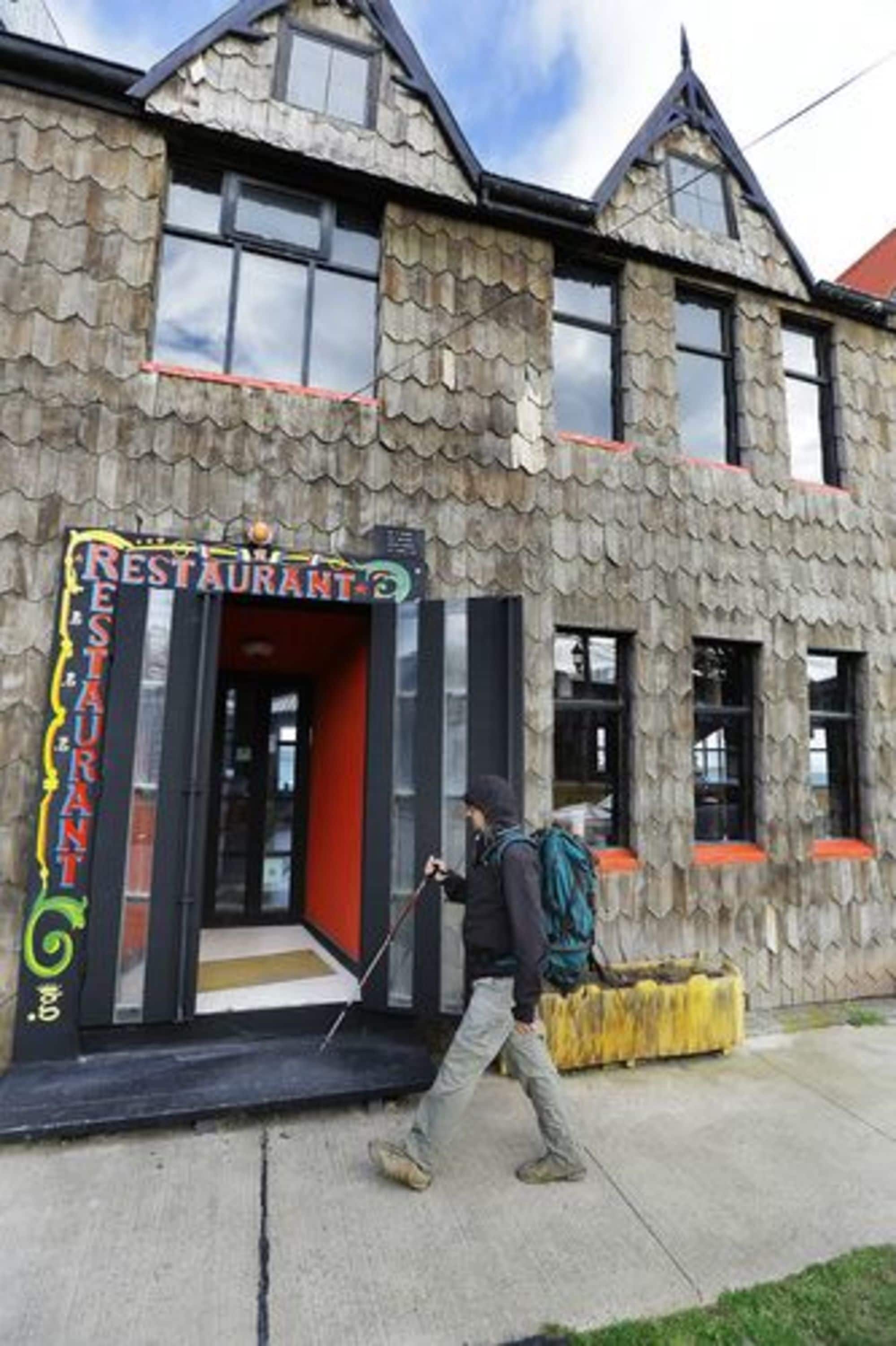 breakfast, lunch, dinner served; local cuisine, sea views